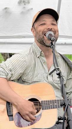 <b>Parachute Adams performs Saturday night at the Lafayette House. (Photo courtesy of Parachute Adams)</b>