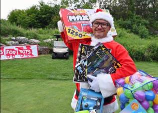 Great Gorge Golf Club collecting toys