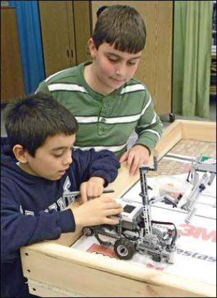 Sparta students take on robotics