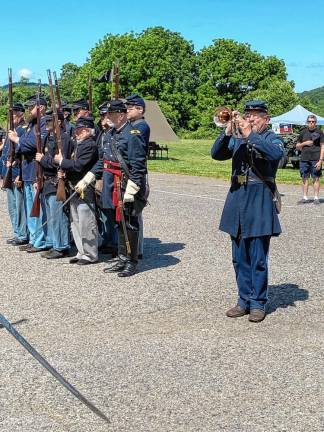 Civil War re-enactors. (Photo by Maryanne Francisco)