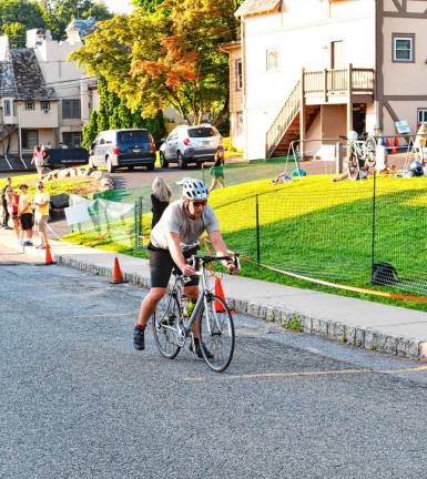 Photos: Pass It Along’s Triathlon