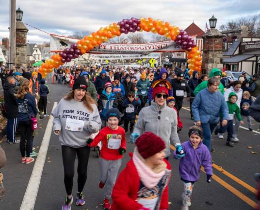 Participants begin the one-mile Fun Run.