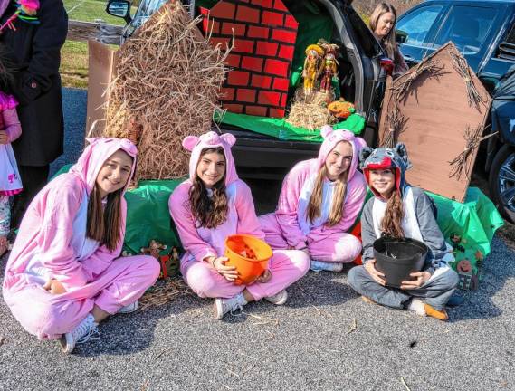 Lyla Horowitz, Halle Kramer, Emma Hamilton and Haley DiFilippo.