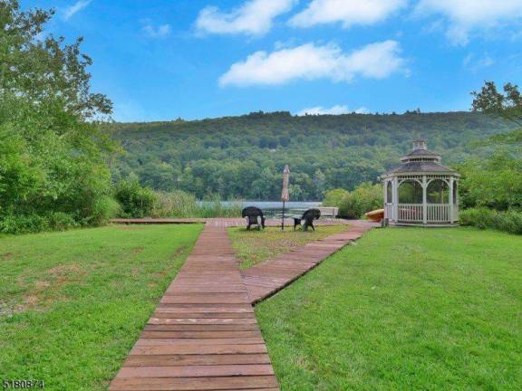 Lakefront gem is rustic and magnificent