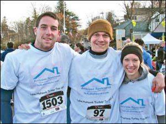 Lake Mohawk Realtors support runners in fundraiser