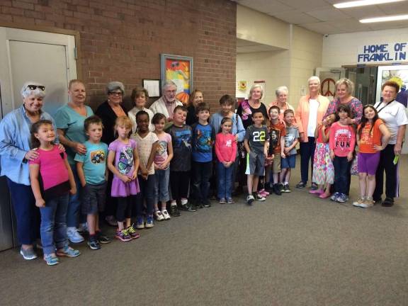 Seniors from Knoll Heights Village and their pen pals at Franklin Elementary School.