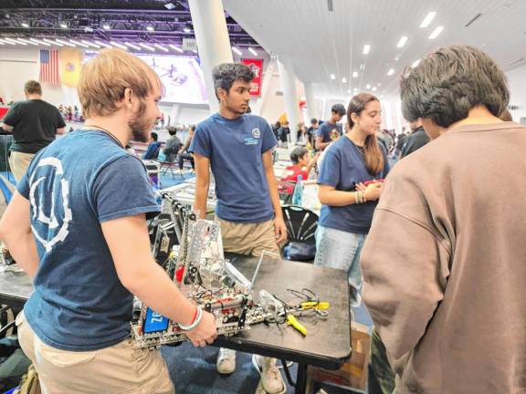 Lead robotics team qualifies for state