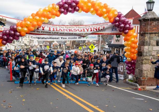 Participants begin the one-mile Fun Run.