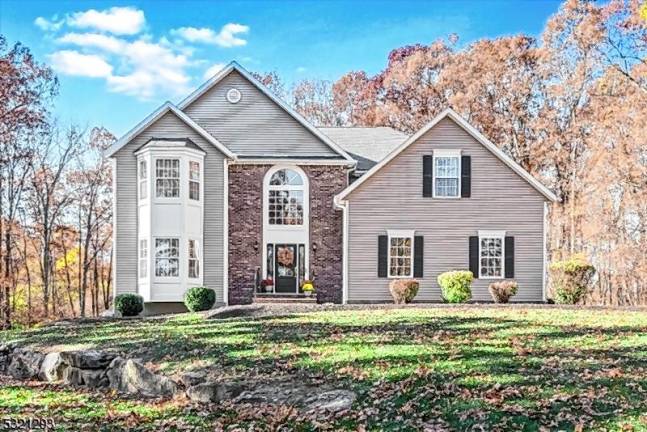 Stunning Colonial in great neighborhood