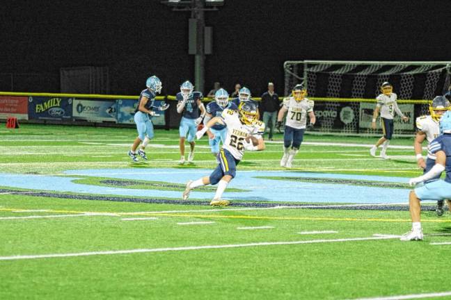 <b>Vernon wideout Gavin Bruno is on the move. He caught five passes for a total of 70 yards.</b>