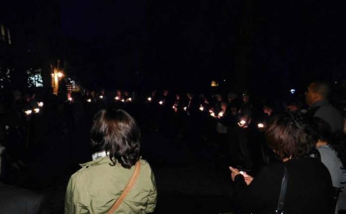 Dasi Honors Survivors And Victims With Annual Candlelight Vigil 3348